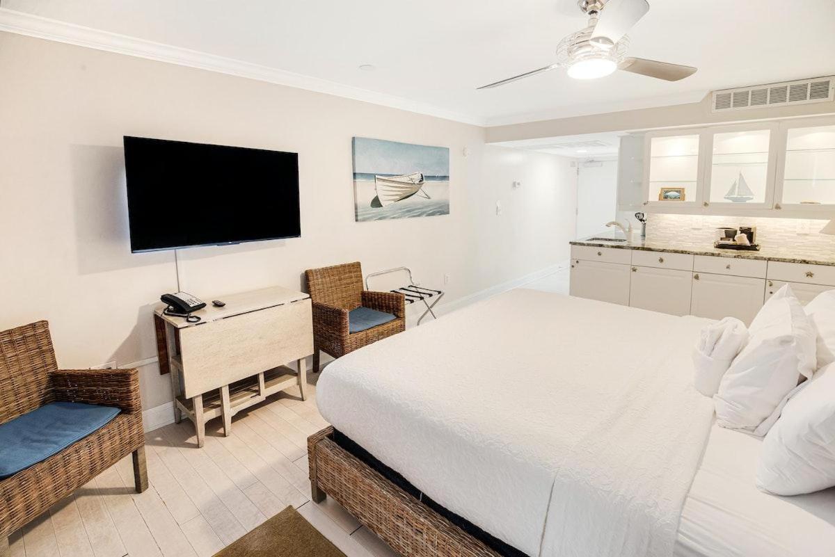 Panoramic Views Oceanfront Tower King Room 7Th Flr Pawleys Island Exterior photo